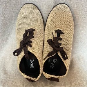 Acropedico sneakers. Great arch support shoes!!! Stretchy.